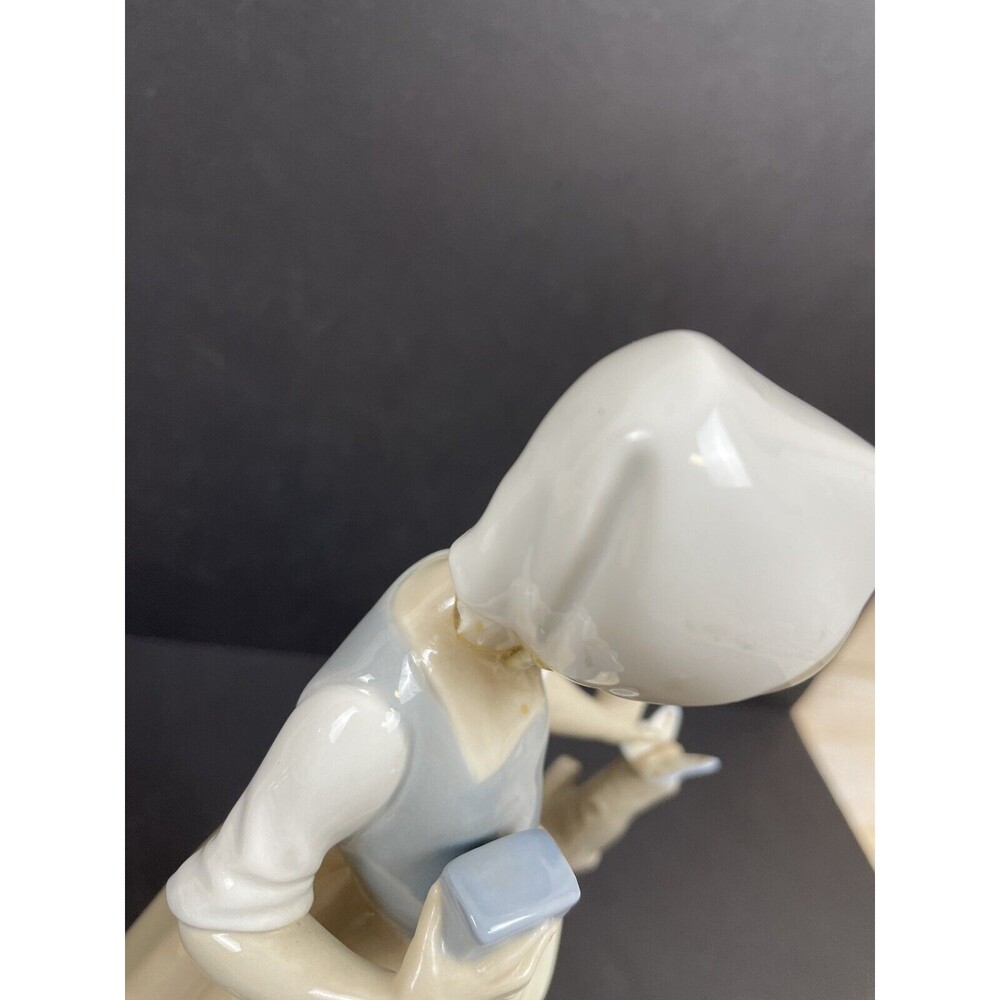 Lladro Figurines Retired 00181 'Girl With Butterfly *repair On Neck See Photos - Picture 6 of 7